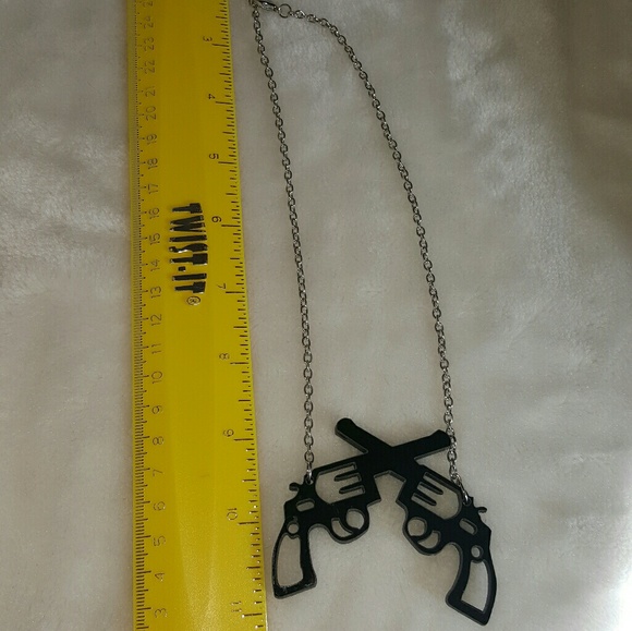 ⚫ Black Pistol Necklace - Picture 4 of 4