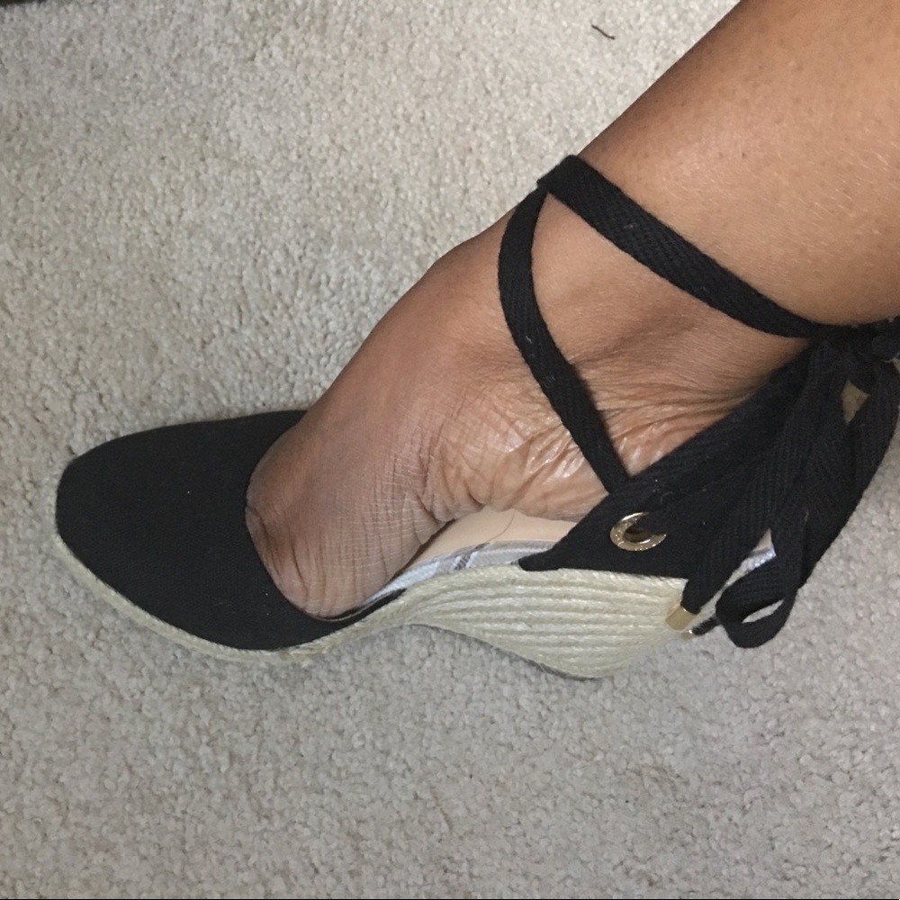 💥New W/Tags Tommy Hilfiger Black Wedges