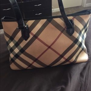 Used  burberry shoulder bag