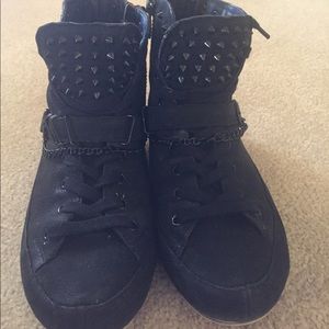 Spikey sneakers with slight wedge