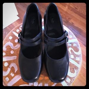 Clarks size 8 1/2 Black "Mary Jane" style pumps