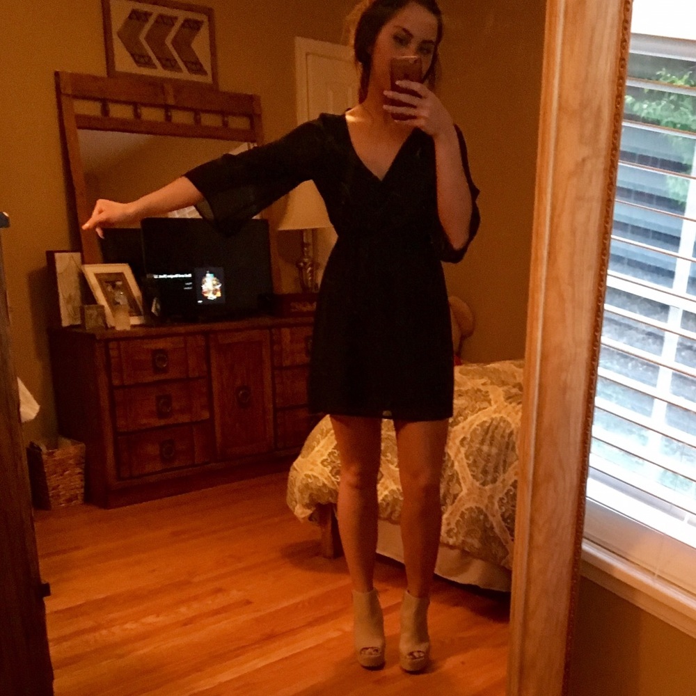 Black v neck flowy dress