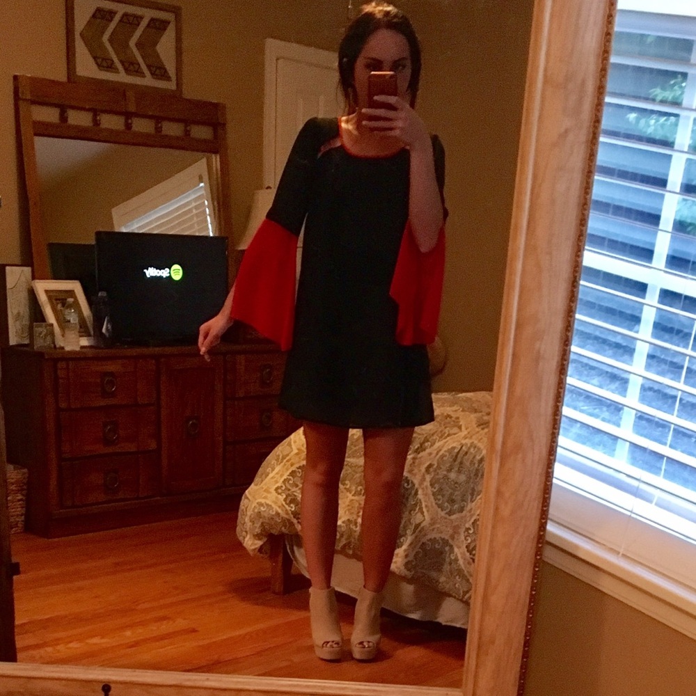 Black red shift dress