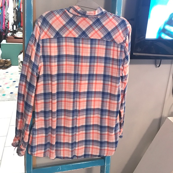 Cute plaid button down from Gap - Picture 3 of 3