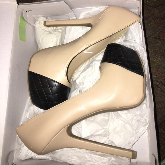 Platform High Heels - Picture 2 of 3