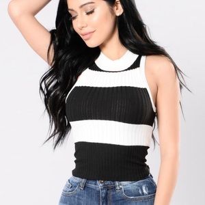 NWT Fashion Nova black & white top. Xs