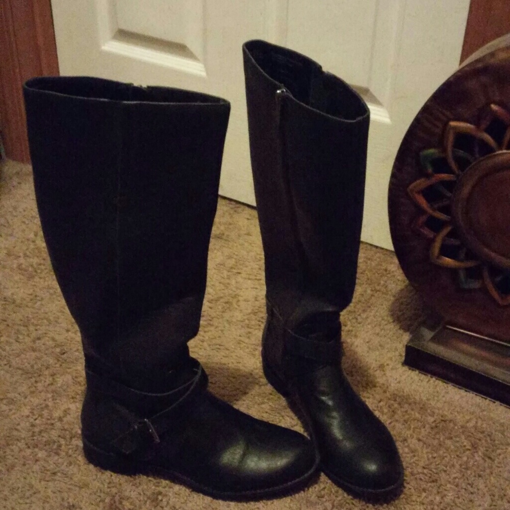 Kenneth Cole Riding Boots 1inch heel