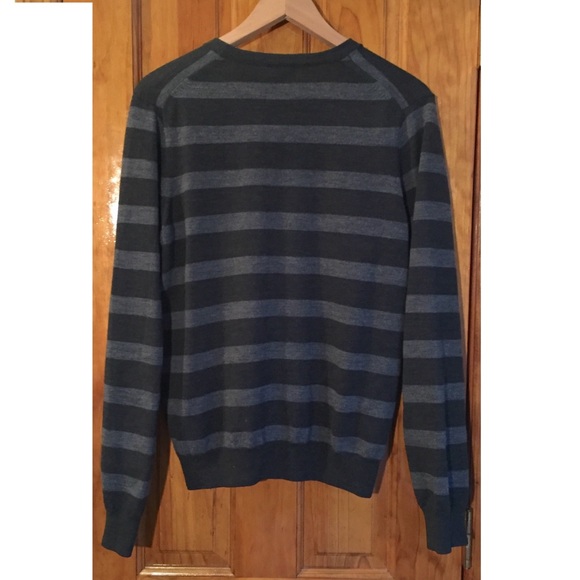 SOLD 100% Extra Fine Merino Wool Cardigan EUC - Picture 3 of 4