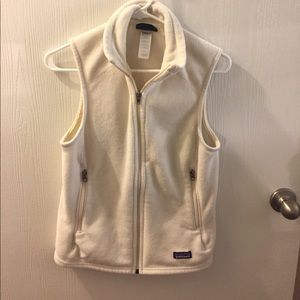 Patagonia off white fleece vest