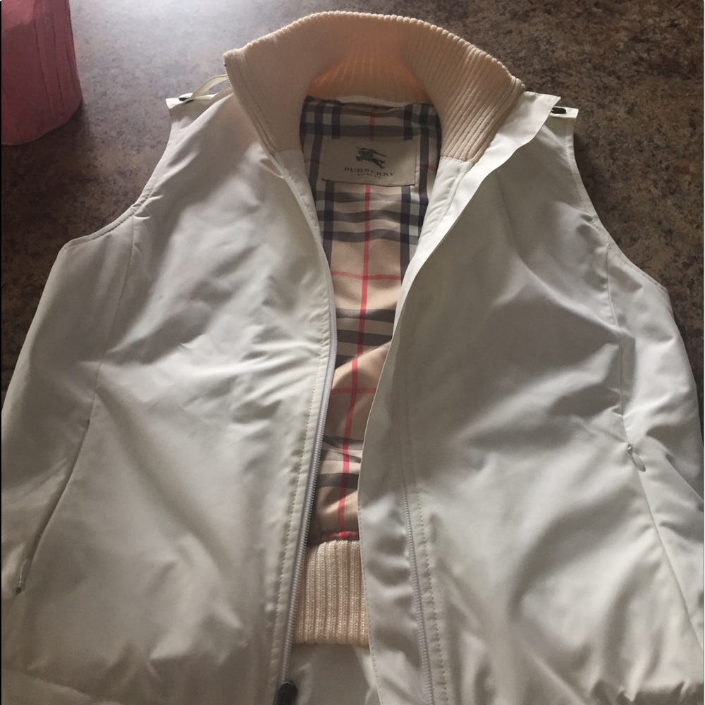 Burberry vest size 8