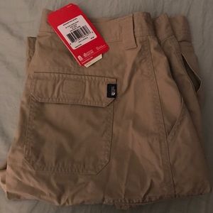 North Face cargo shorts NWT