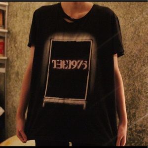 Hot Topic The 1975 Distressed Tee