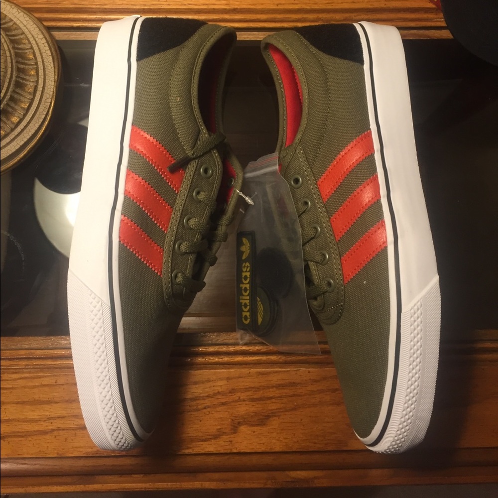 👟 NWT Men’s Adidas Adiease Sneaker 10.5 👟 - Picture 5 of 5