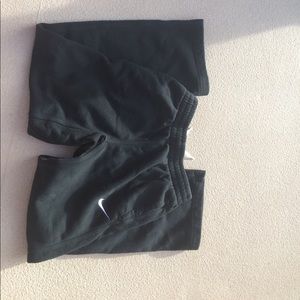 Nike boys sweatpants with pockets!