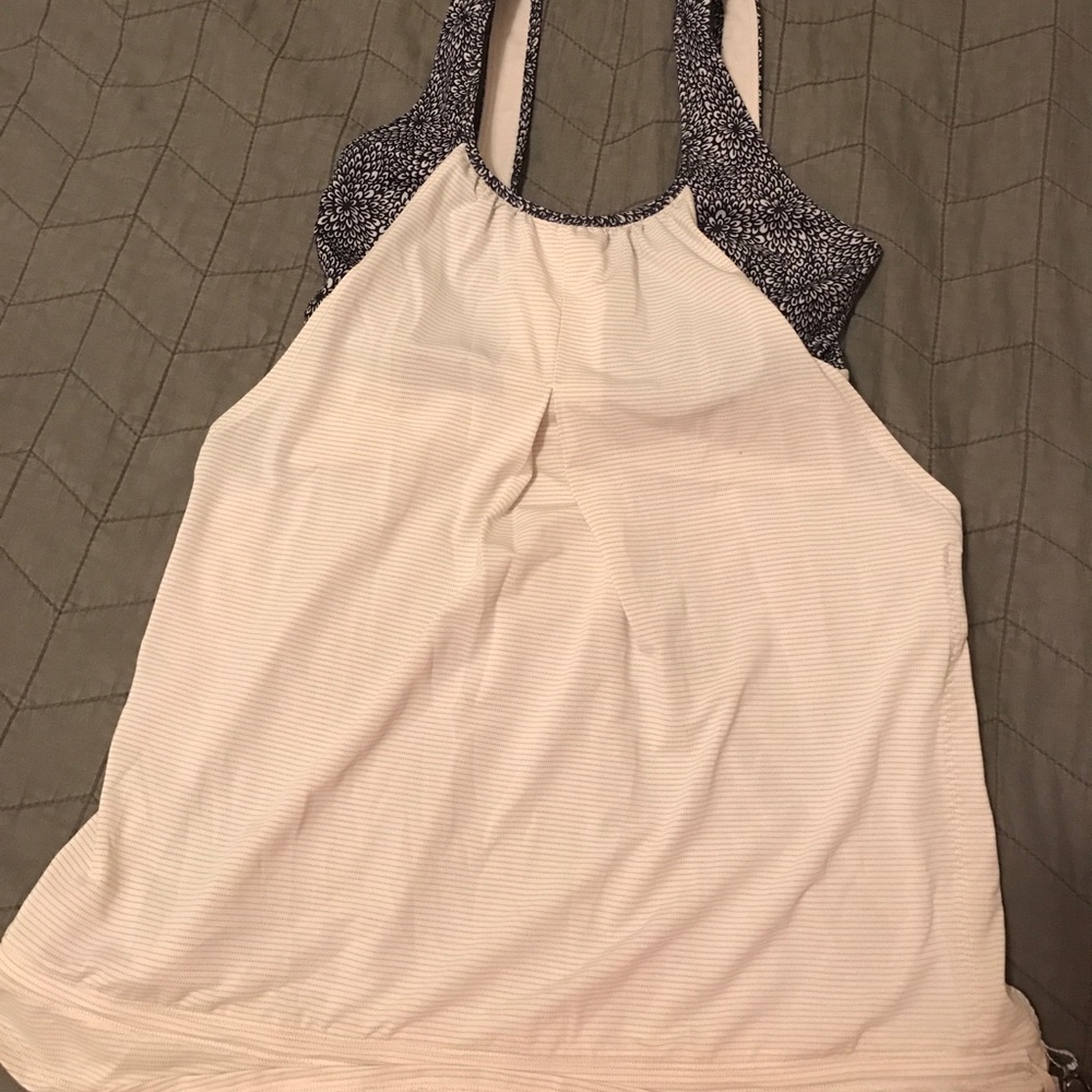 VGUC lululemon running/yoga top - size 4