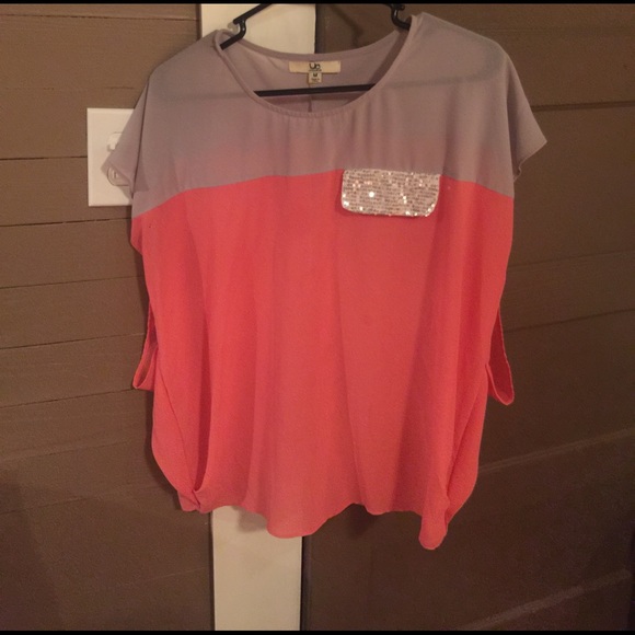 2tone  Top - Picture 3 of 4