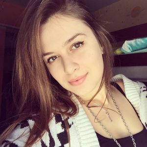 Meet your Posher, Flora