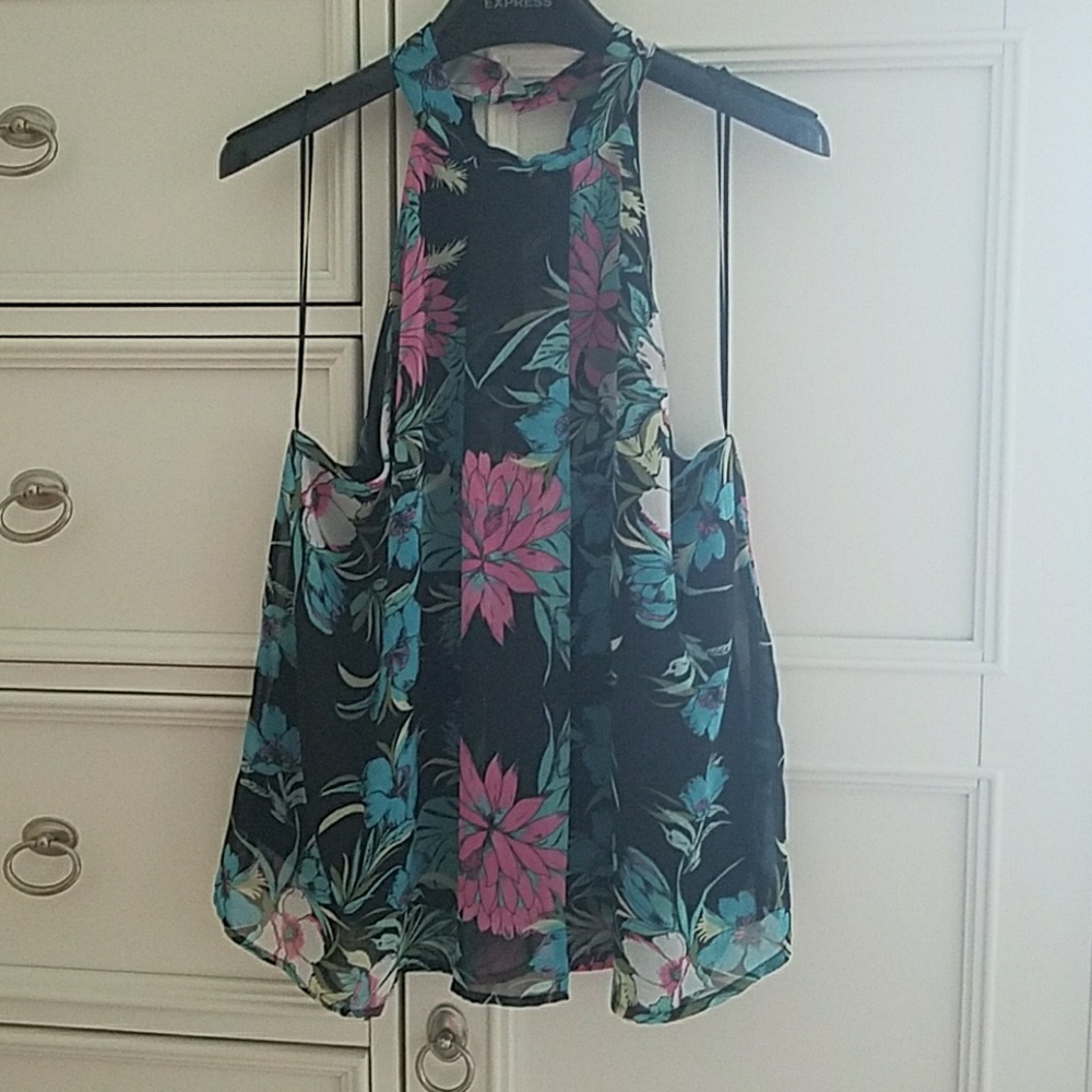 1 LEFT 💕 5 ⭐ RATED  High Neck  Black Floral Top - Picture 4 of 8