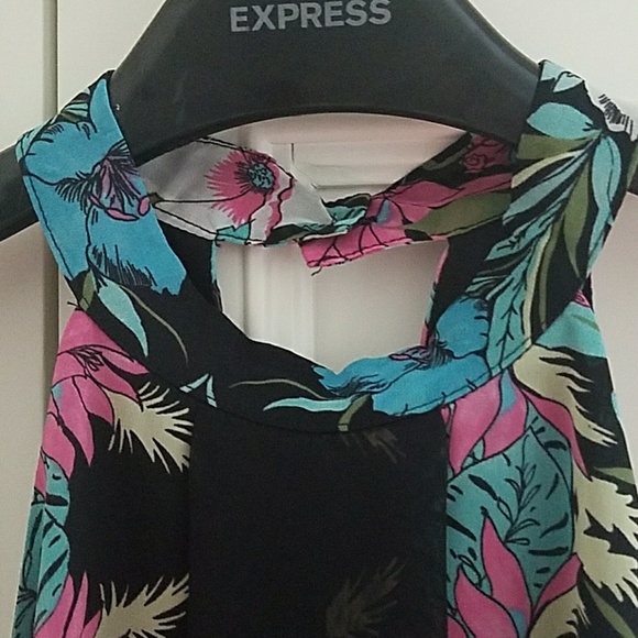 1 LEFT π 5 β RATED High Neck Black Floral Top - Picture 5 of 8