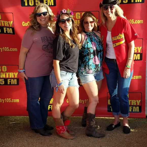 1 LEFT π 5 β RATED High Neck Black Floral Top - Picture 3 of 8