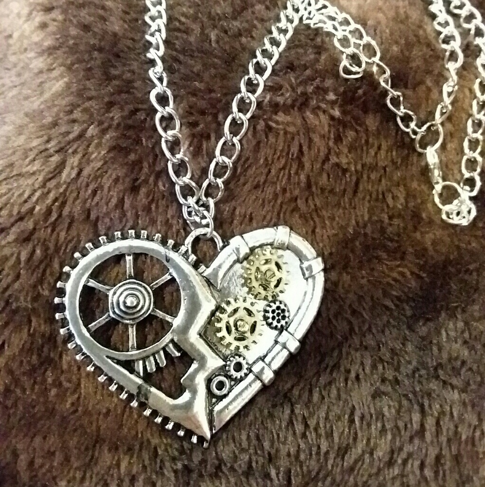 Steam punk heart necklace - Picture 4 of 6