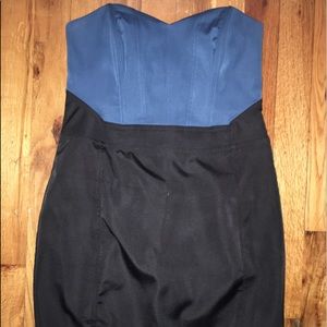 Mini dress with a blue black and black bottom