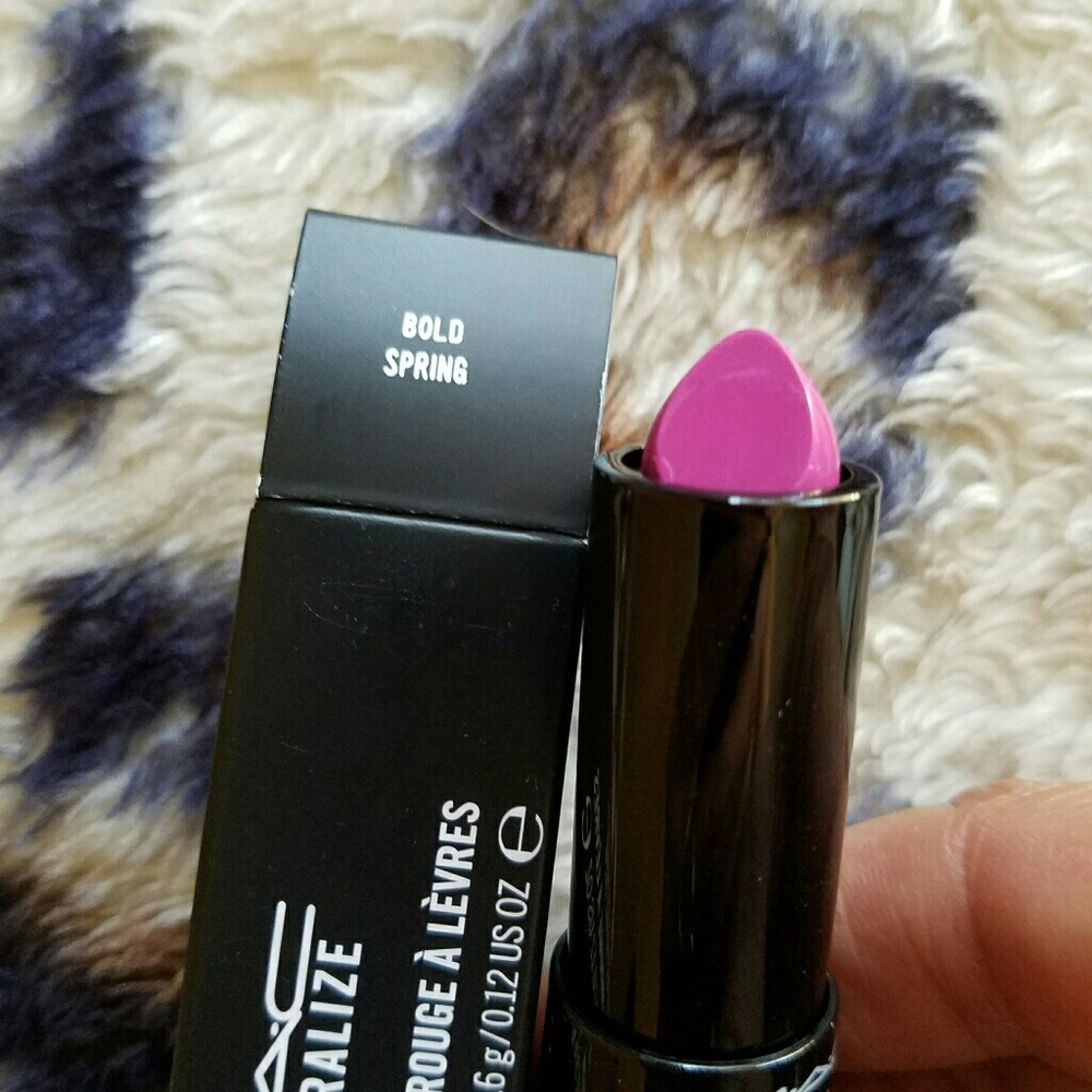 Mac (Bold Spring) lipstick