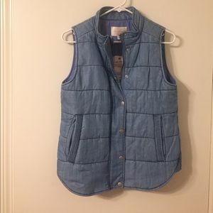 Light blue vest
