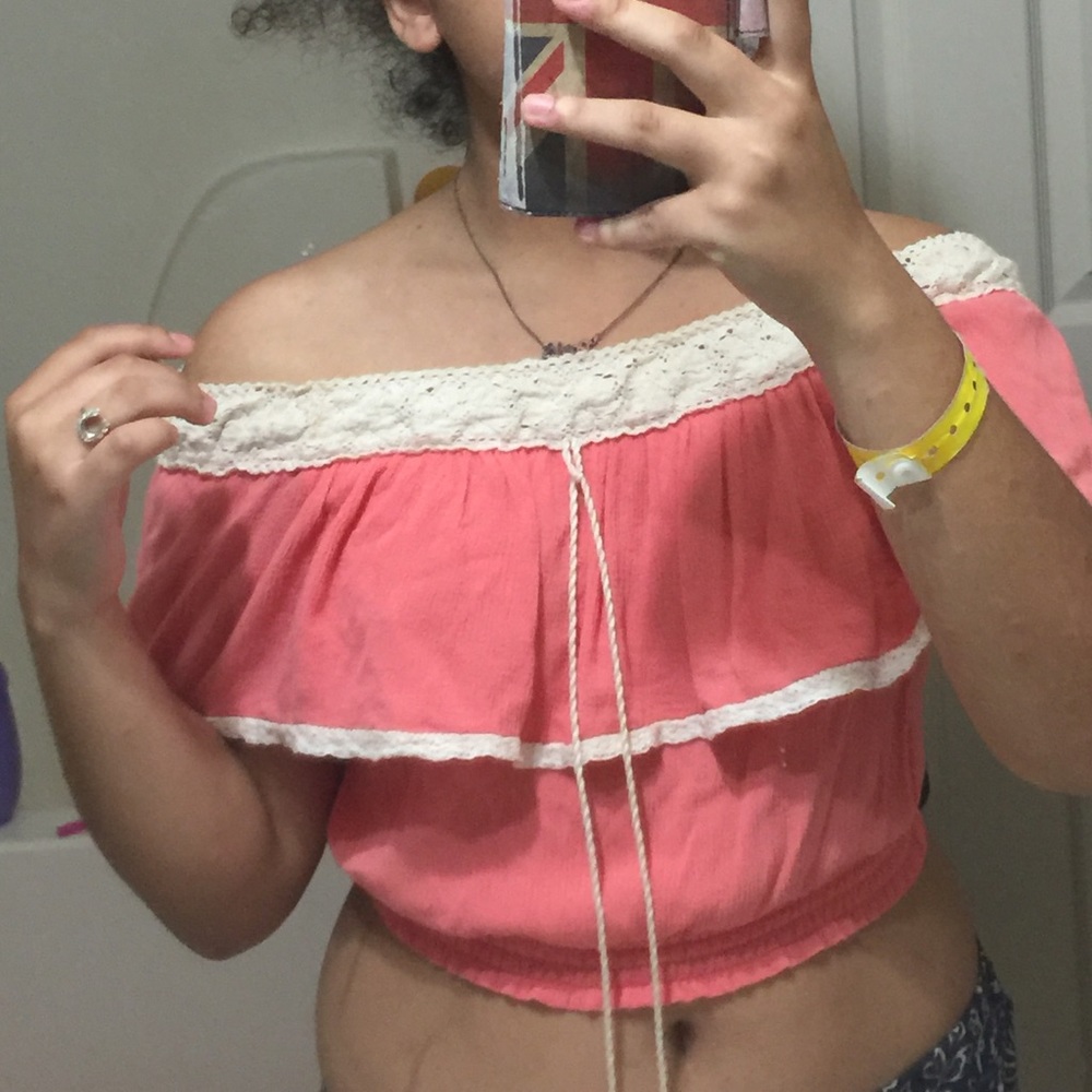 flying tomato top! size medium!