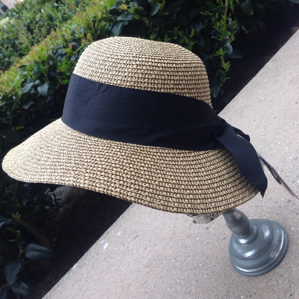 UPF50 packable 3 inch brim straw hat.  Perfect fit