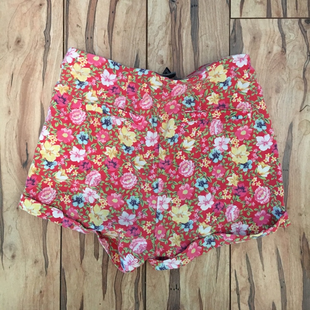 Forever 21 High waisted flower shorts!