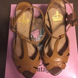 Crown Vintage sandals with 3.5-4 inch heel