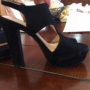 Jessica Simpson high heels