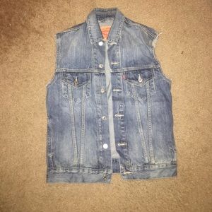 Llevis denim vest size small