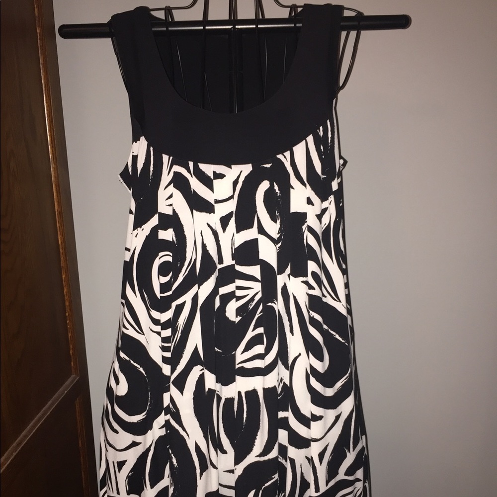 🌟 SALE 🌟Sleeveless shift dress