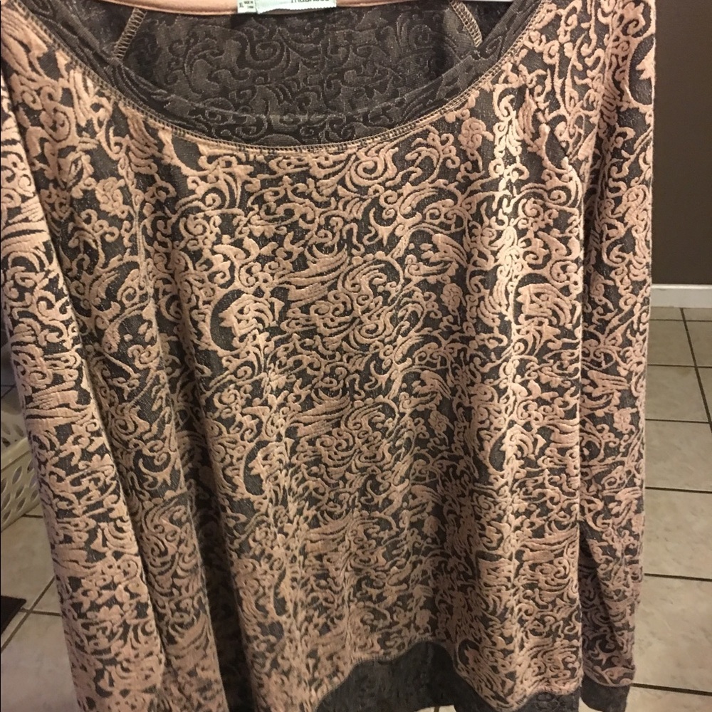 Maurice's grey and light pink shirt