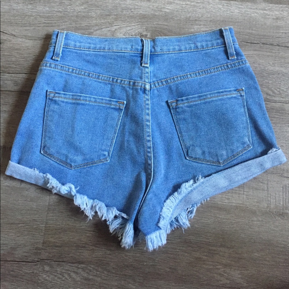 Fashion nova size medium high waisted shorts - Picture 2 of 3