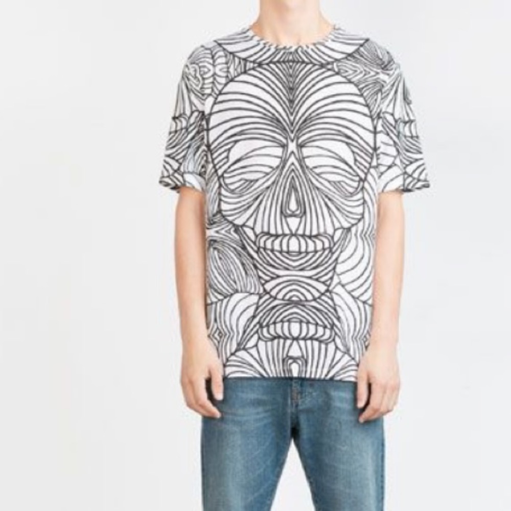 NWT: Black & white Skull shirt