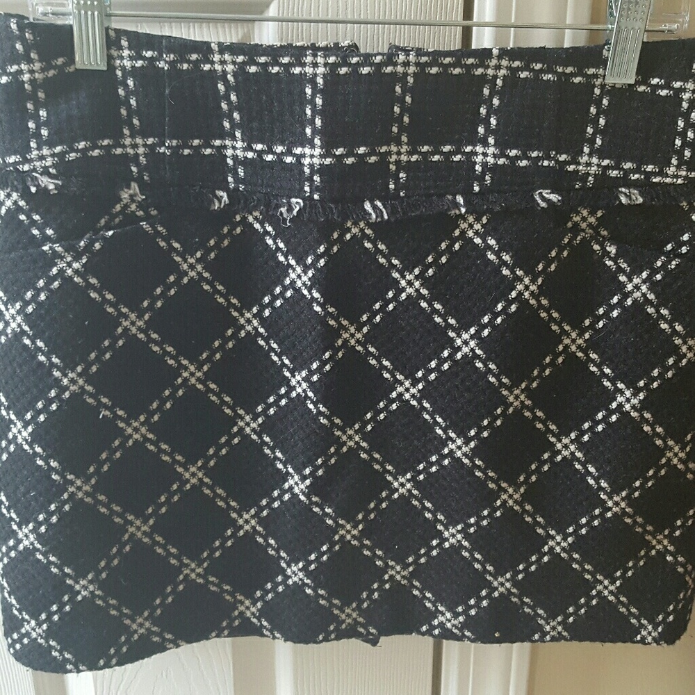 Size 8 Limited black plaid mini skirt
