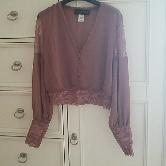 💗 Host Pick 8/26 💗 Gorgeous Mauve Sheer Blouse - Picture 4 of 8