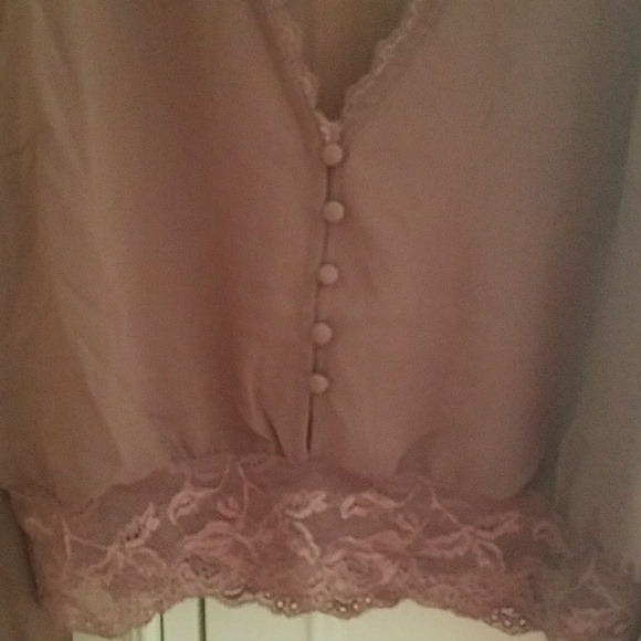 💗 Host Pick 8/26 💗 Gorgeous Mauve Sheer Blouse - Picture 5 of 8