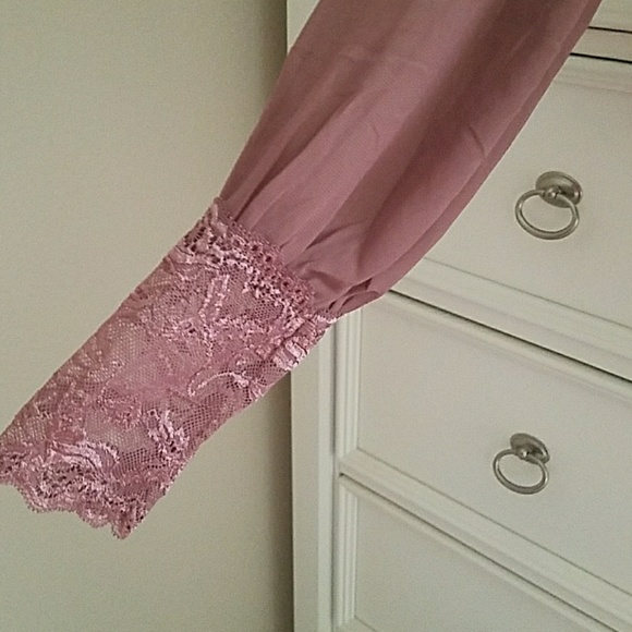 💗 Host Pick 8/26 💗 Gorgeous Mauve Sheer Blouse - Picture 7 of 8