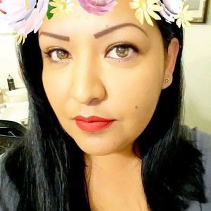 Meet your Posher, Cinthia