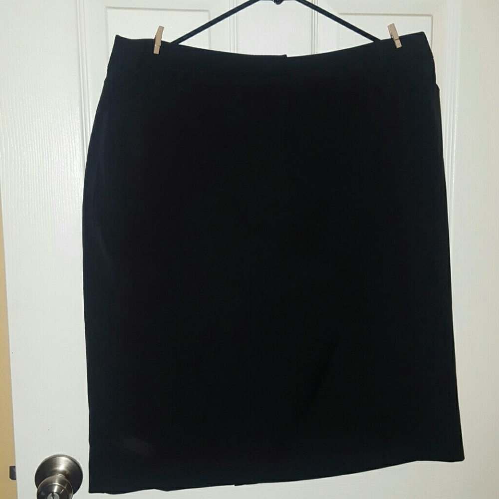 Skirt (Pencil) Size 16
