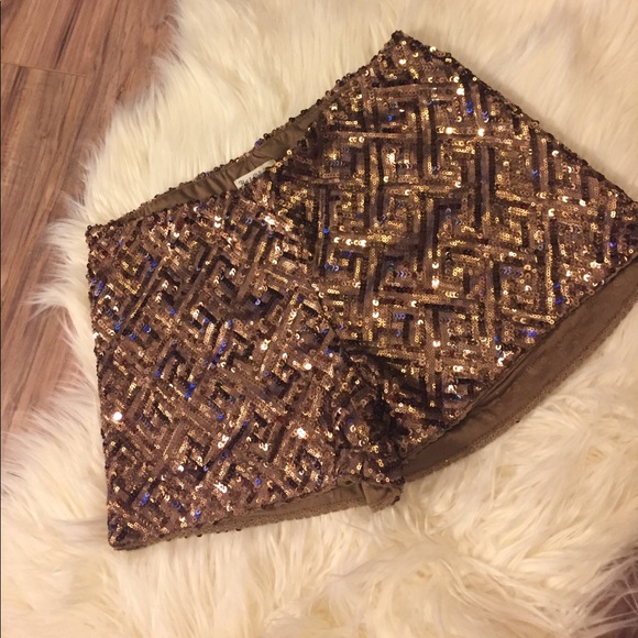 Hot & Delicious Pants - Bronze Sequin Shorts