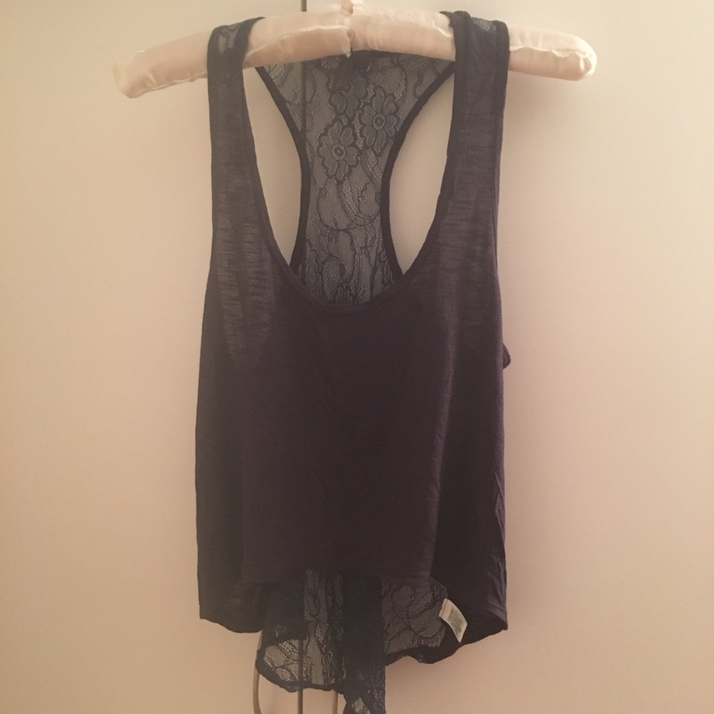 🔴 LF Emma & Sam Hi Low Lace Crop Top XS