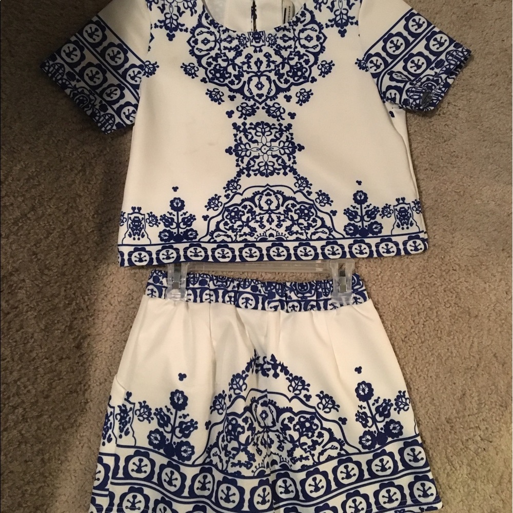 Two piece outfit- white and blue pattern