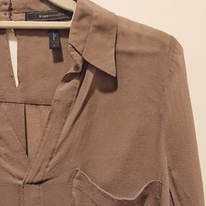 BCBG MAXAZRIA beautiful silk blouse