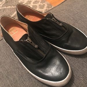 NEVER WORN Frye Dylan Zip sneakers