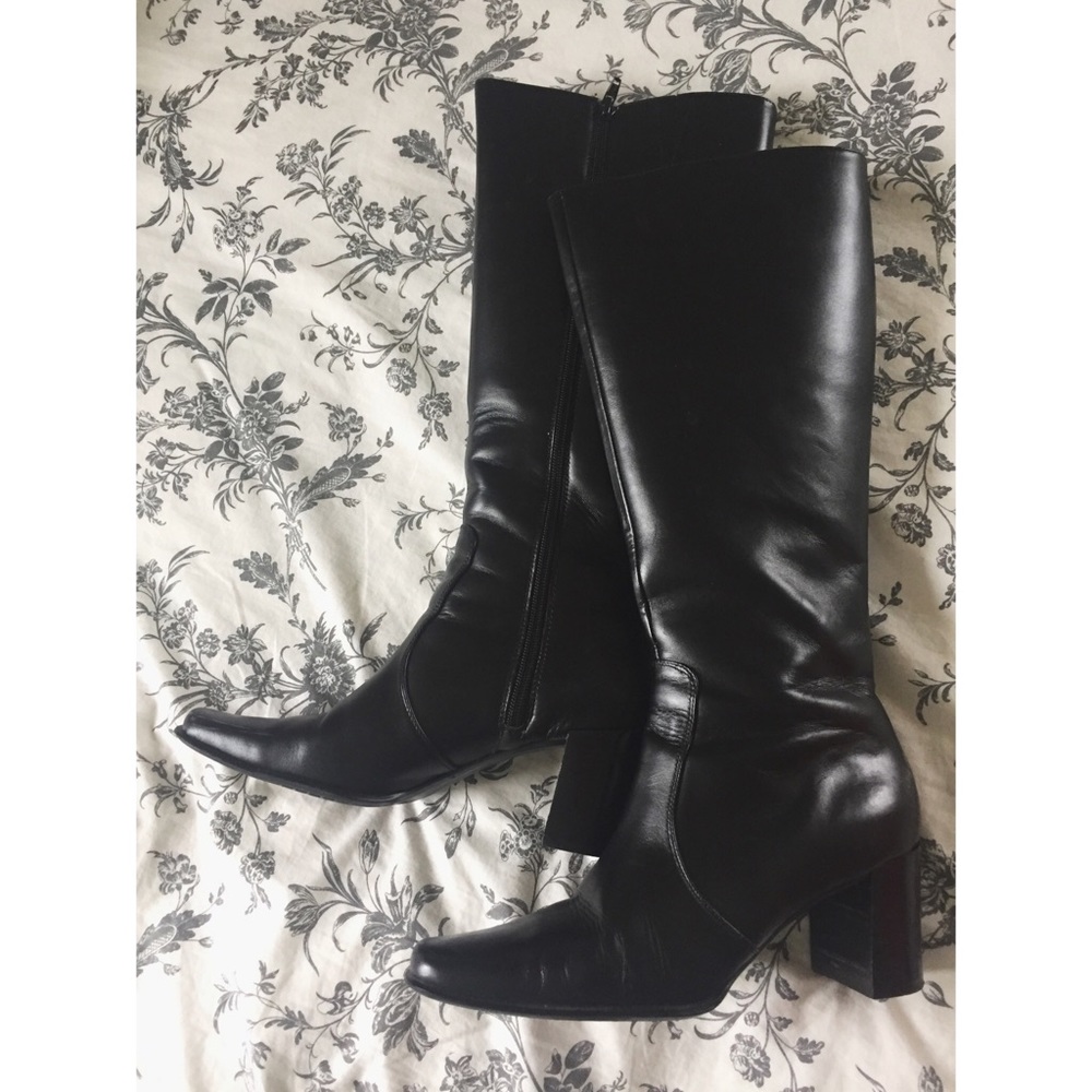 90s // Vintage Just Below Knee Black Boots